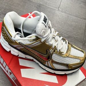 Nike Air Zoom Vomero 5